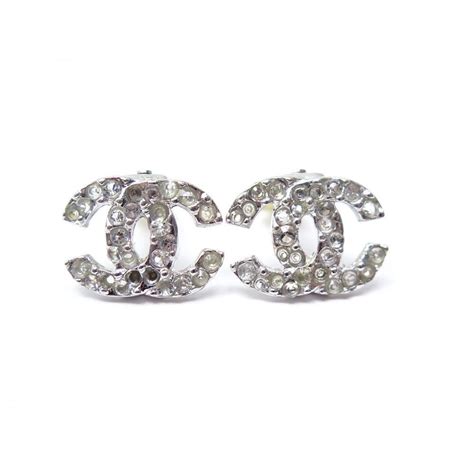 boucle d'oreille chanel logo